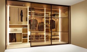 Lemari Baju Kaca Transparan untuk Kamar yang Estetik